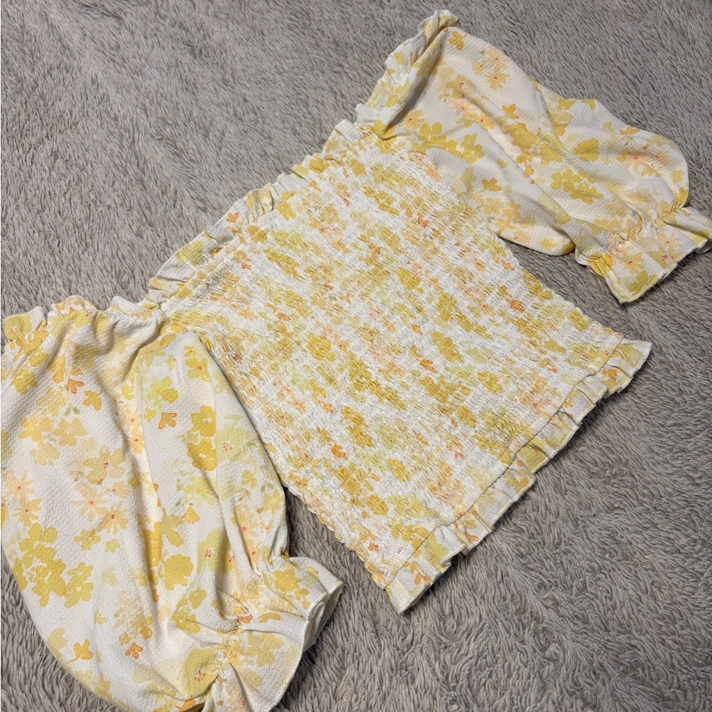 Floral Off-Shoulder Top in Yellow and Cream (Charlie Holiday- sz 6)